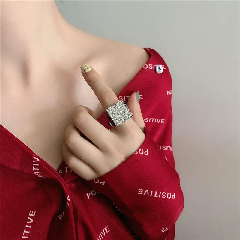 Flashing Diamond Square Ring Fashionable Middle Index Finger Ring Wholesale Nihaojewelry display picture 1