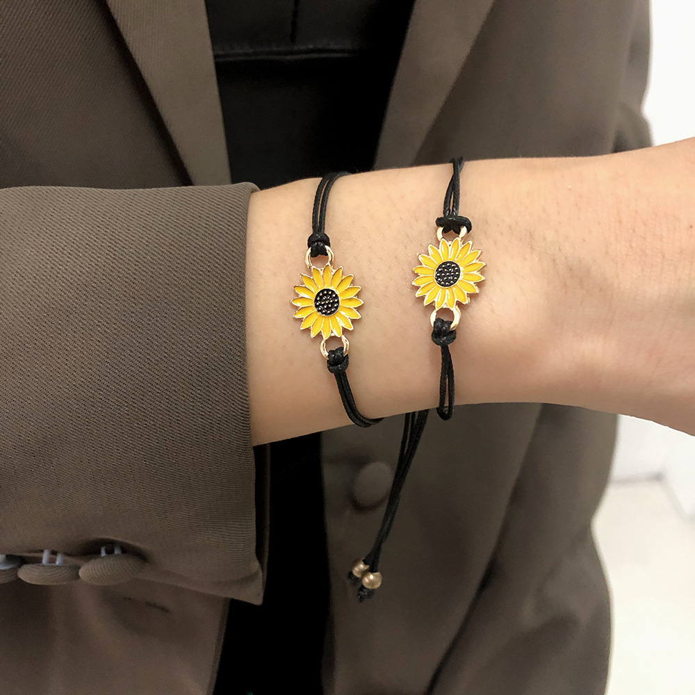 Hot Selling  Sunflower Dripping Oil Woven Bracelet display picture 1