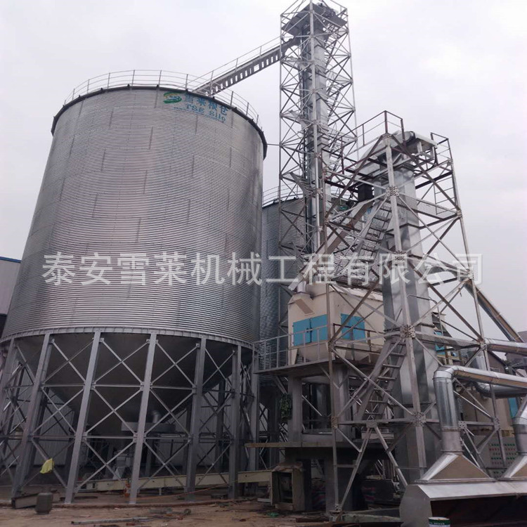陕西饲料厂用1500吨玉米钢板仓占地少储量大智能存储自动糊粮仓