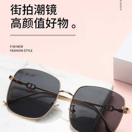 20新款金属方形太阳镜 时尚潮流墨镜大框街拍太阳眼镜批发