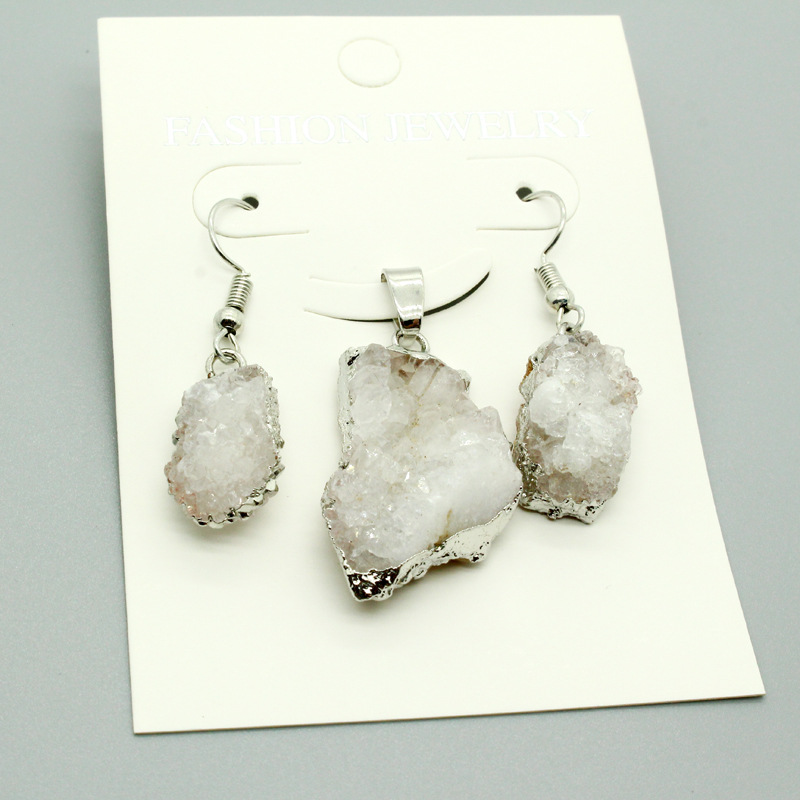Hot Selling Fashion Irregular Natural Stone Crystal Bud Necklace Earrings Set Wholesale display picture 1