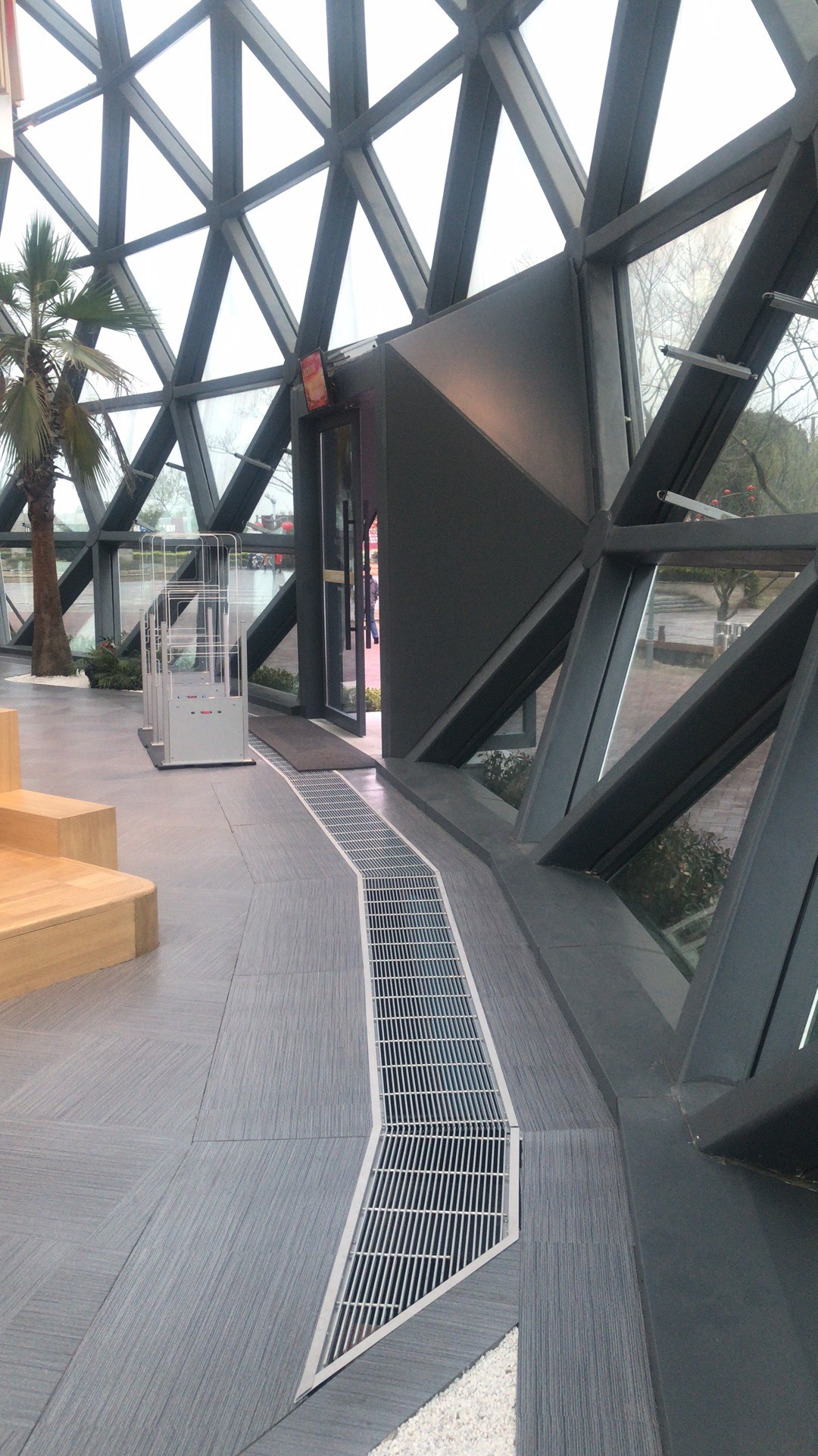 11537742681_115485842