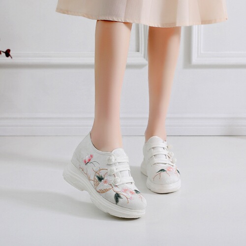 Spring and summer new canvas shoes, embroidered shoes, old Beijing cloth shoes, thick white shoes, sports shoes, antique shoes