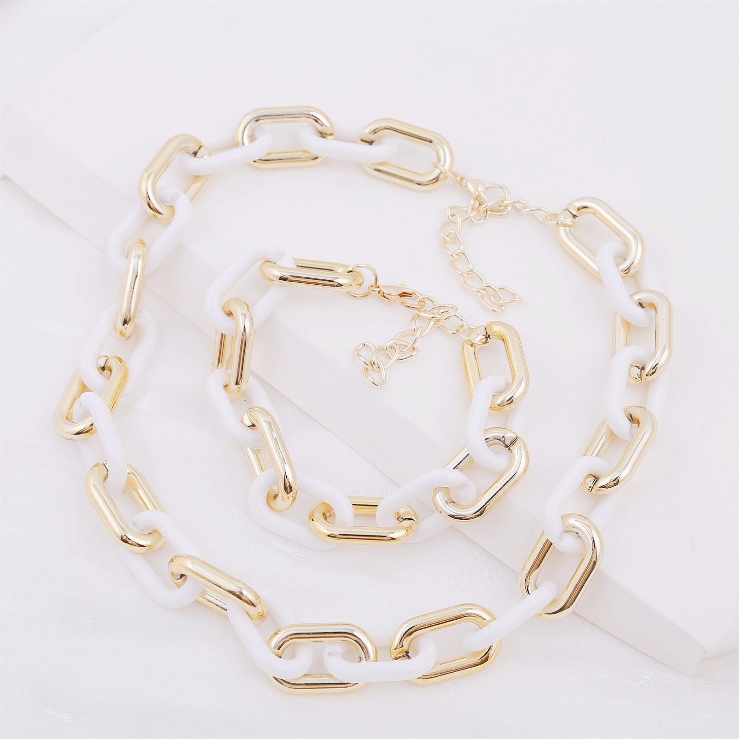 Retro Exaggerated Geometric Plastic Plating Women's Bracelets Necklace display picture 13