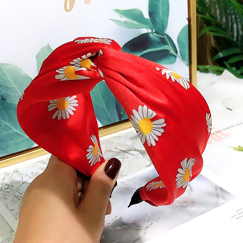 New Korean Popular Small Daisy Fashion Fabric Hair Accessories Wide-brimmed Cross Knotted Fresh Summer Headband Wholesale Nihaojewelry display picture 6