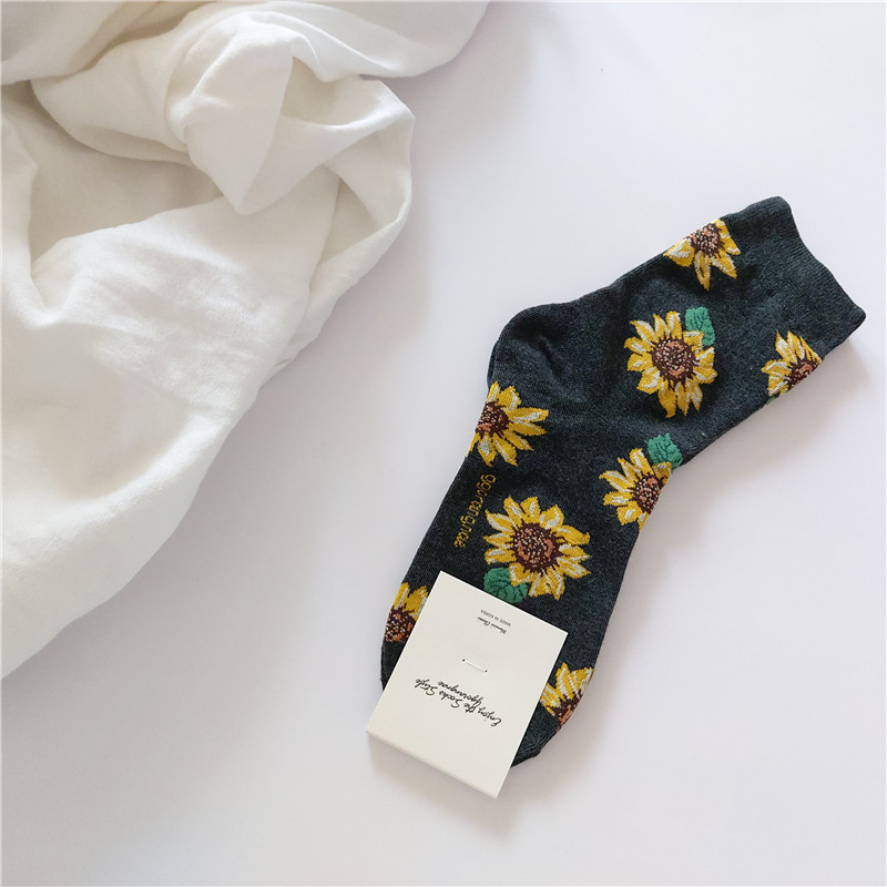 Women's Casual Sunflower Cotton Printing Crew Socks A Pair display picture 3