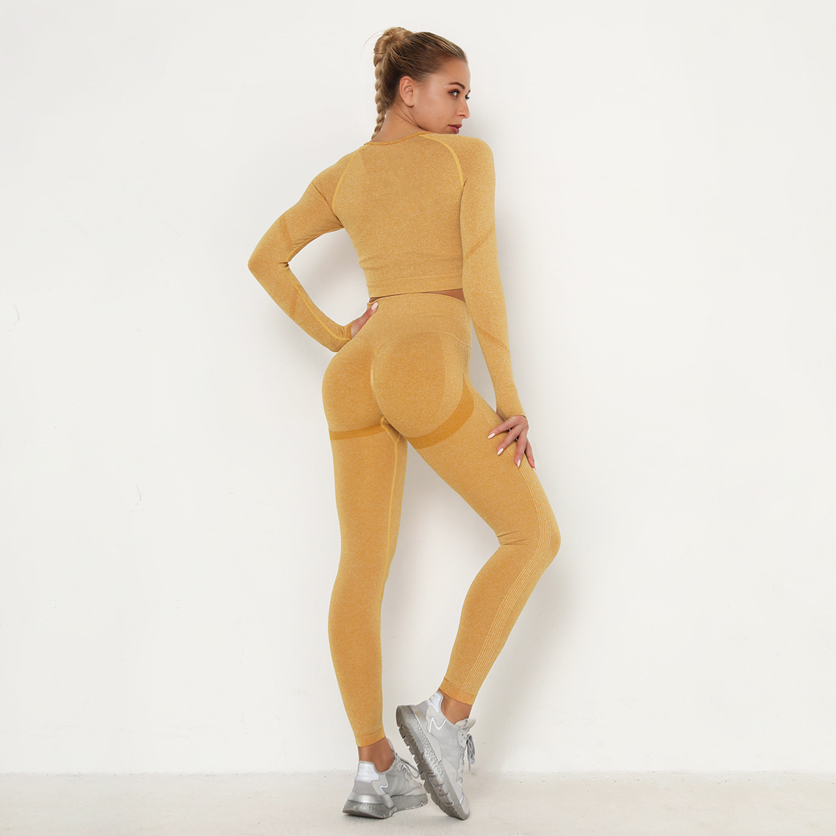 Pantalones de fitness de cintura alta absorbentes del sudor sin costuras Traje deportivo ajustado de manga larga NSNS10704