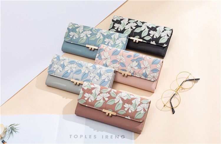 121g Weight Synthetic Leather Lining Material Buckle Closure Type Women's Flower Pu Leather Buckle Wallets