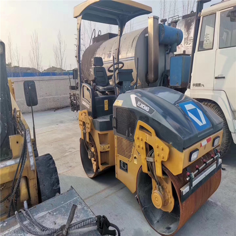 二手小型压路机，小型徐工3,4吨压路机，徐工双钢轮压路机