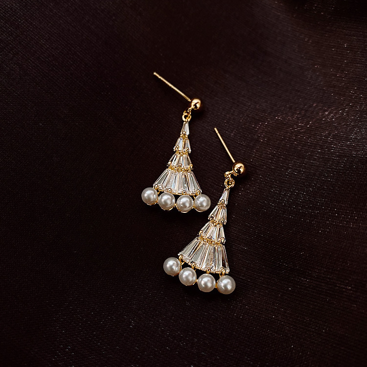 Fashion 925 Silver Needle Korea Pearl  Geometric Fan-shaped Earrings For Women Nihaojewelry Wholesale display picture 2