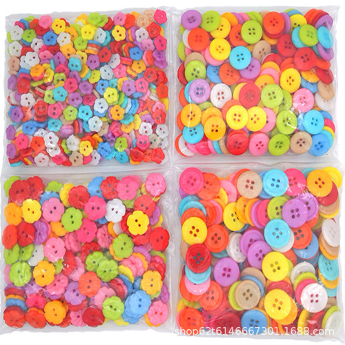 Wholesale colorful mixed plastic buttons for children's button flower DIY craft material kit sticker painting