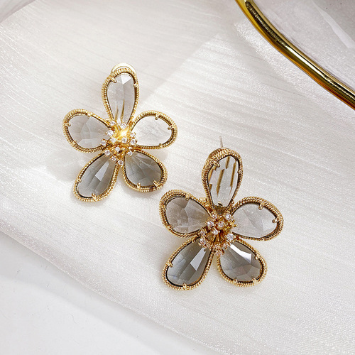 Elegant and Trendy Crystal Flower Earrings -  New Style Fashion and Quality Women's Unique Stud Earrings