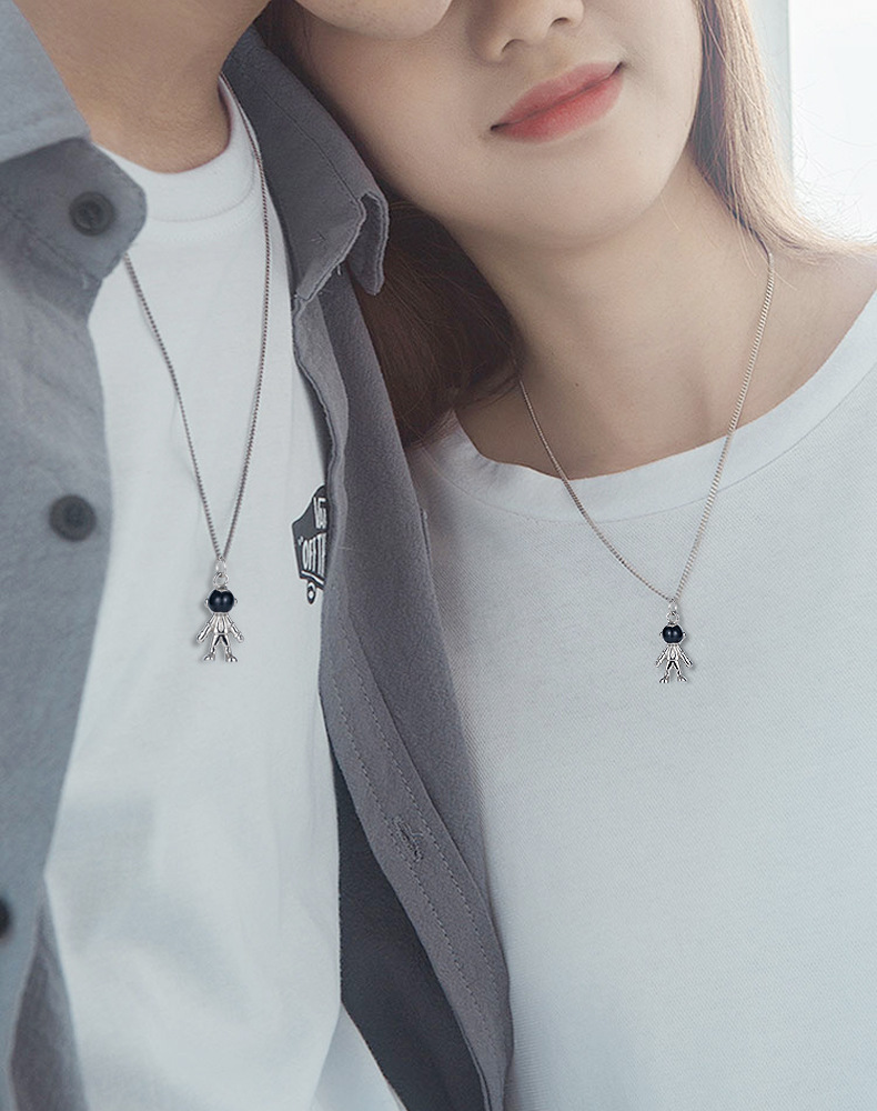 Mode Astronaute Pendentif Hip-hop Titane Acier Collier Couple Accessoires En Gros Nihaojewelry display picture 6