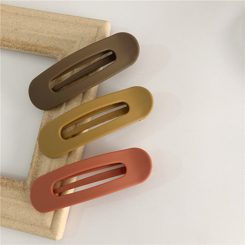 20g Weight Hair Clip Hair Accessories Type Birthday Occasion Plastic Material Solid Color Pattern Women'S Gender Simple Style Style Simple Style Solid Color Plastic Hair Clip 2