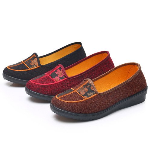 Old Beijing cloth shoes for middle-aged and elderly women, soft soles, non-slip, comfortable and breathable, old ladies' slip-on casual shoes, mother's shoes