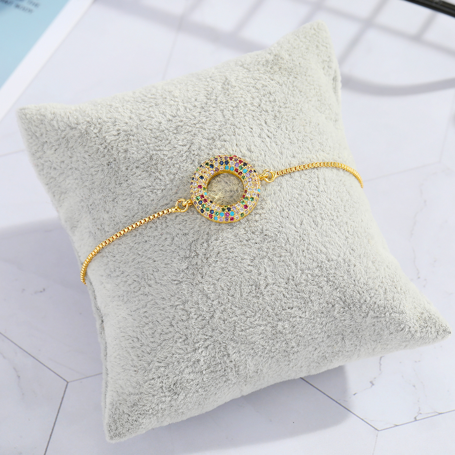10g Weight No Inlaid Inlay Material Bracelets Classification Wedding, Travel, Birthday, Festival Occasion Alloy Material Geometric Pattern Women'S Gender White, Green Color Geometric No Inlaid Alloy Chain & Link Bracelets Wholesale 6