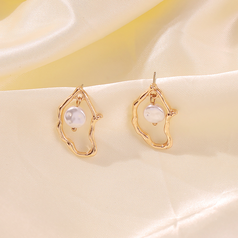 Boucles D&#39;oreilles Perles De Mode Irrégulières En Gros Boucles D&#39;oreilles Géométriques Pour Femmes Nihaojewelry display picture 4