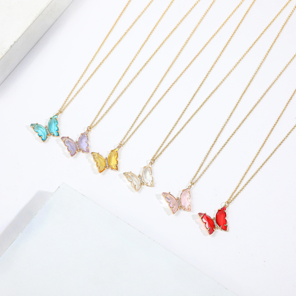 Fashion Girls Dream Transparent Crystal Glass Butterfly Alloy Necklace Clavicle Chain display picture 2