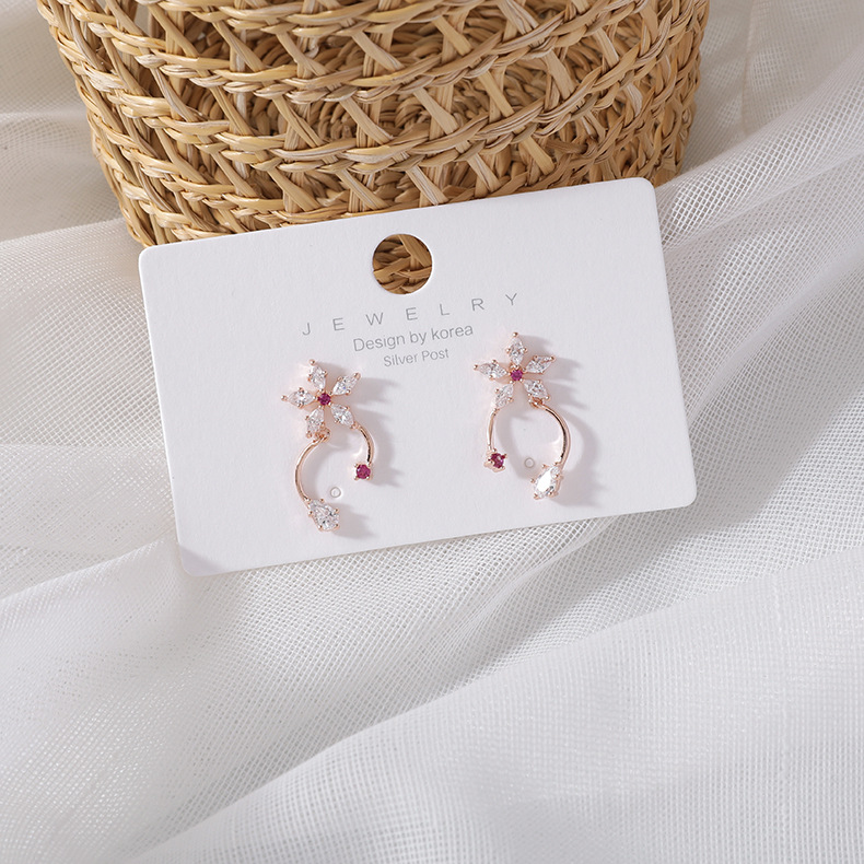 Boucles D&#39;oreilles Fleur D&#39;été 925 Argent Aiguille Mode Micro Incrustation Zircon Petite Fleur Boucles D&#39;oreilles Couleur Marguerite Fleur Boucles D&#39;oreilles display picture 4