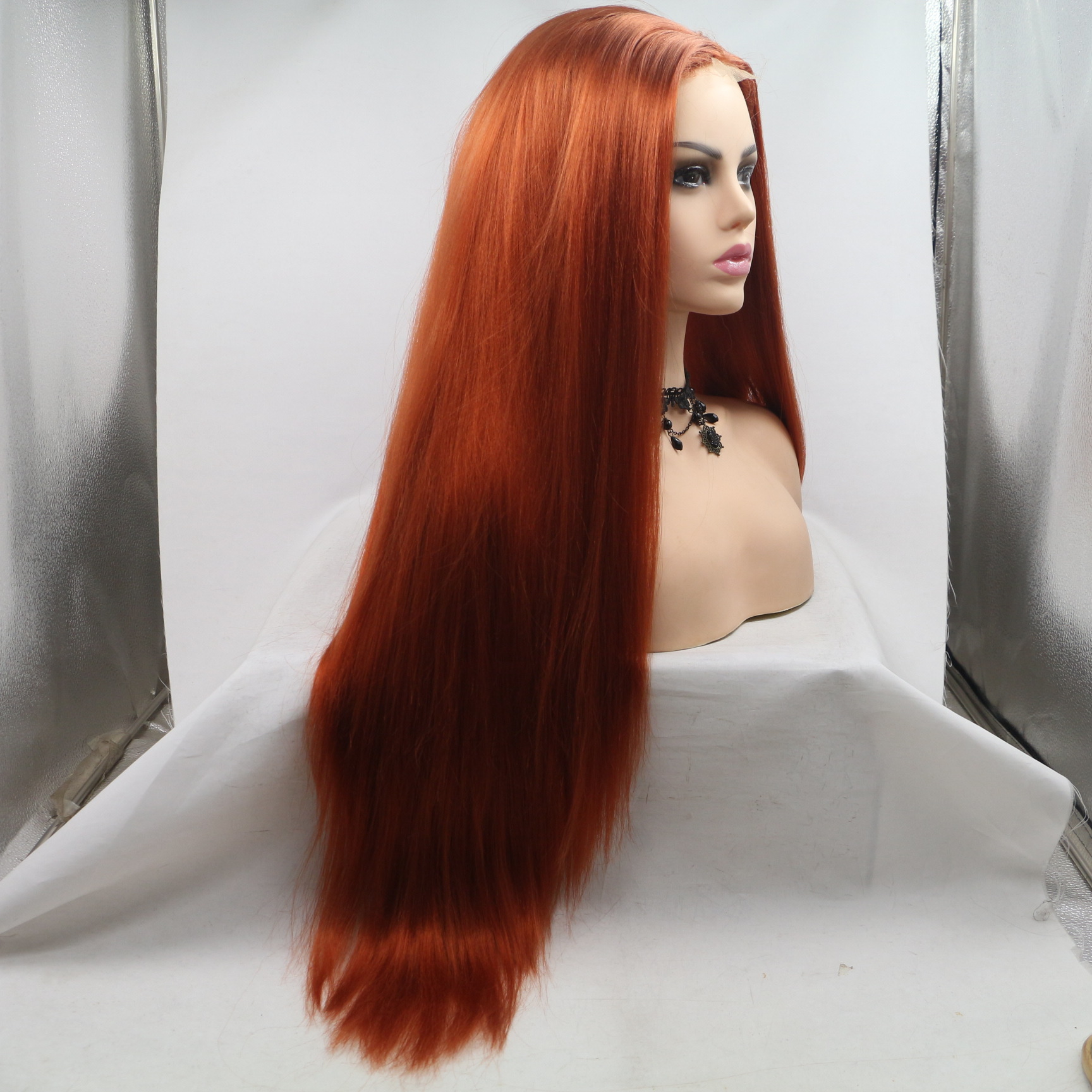 Comercio exterior Europa y América moda fibra química pelucas marrón mujer cabello largo corto cabello recto de seda de alta temperatura cubierta de cabeza al por mayor