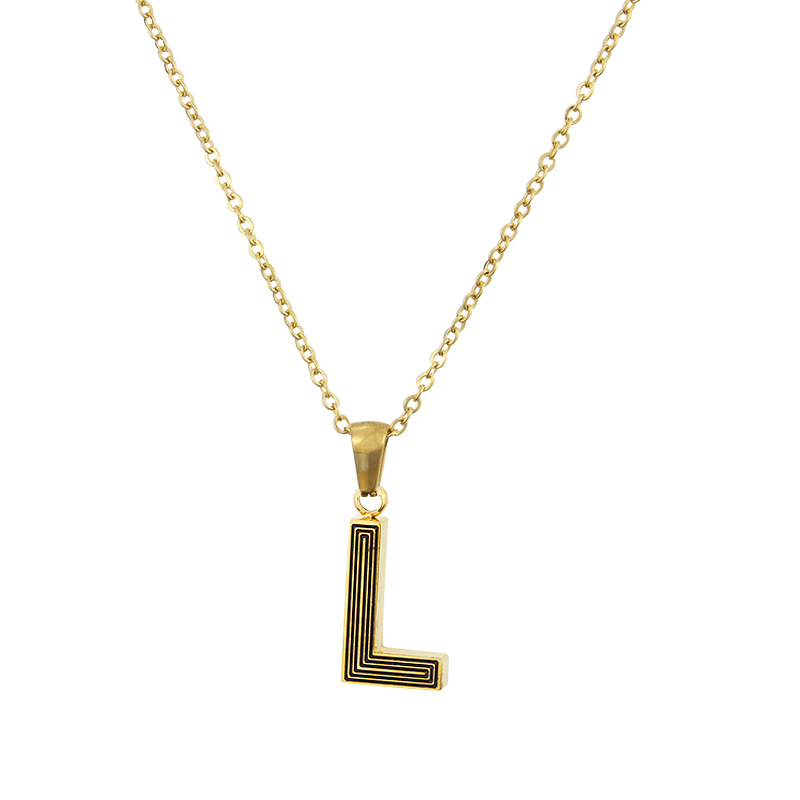 Nouveau Acier Inoxydable Plaqué Or Noir Ligne 26 Lettre Collier Simple Or Anglais Titane Acier Pendentif En Gros Nihaojewelry display picture 6