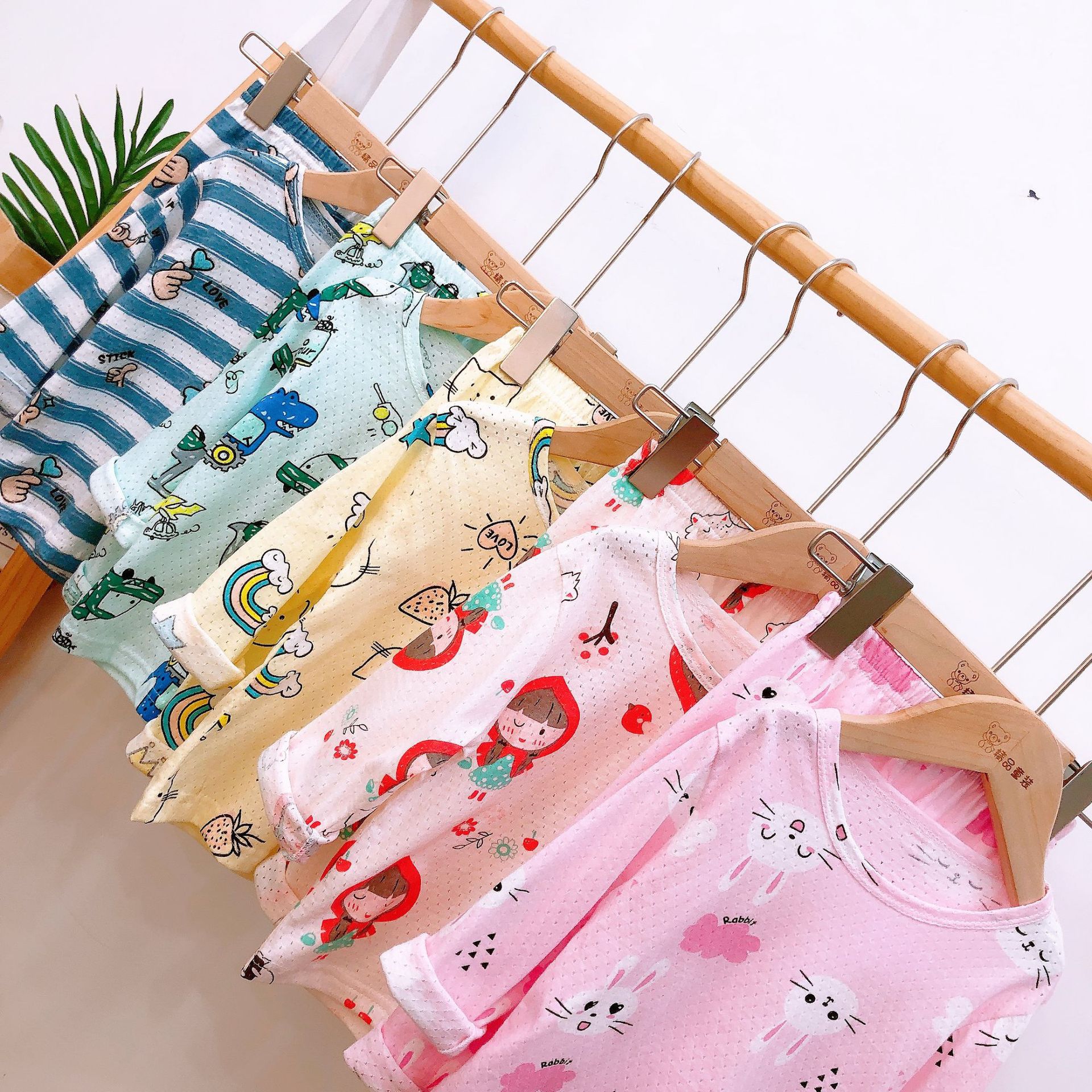 어린이 호흡 슈트 얇은 통기성 긴팔 양복 가정 의류 소년과 소녀 에어컨 룸 잠옷 공장 도매