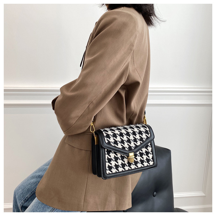 Fashion Messenger Woolen Small Square Bag display picture 1