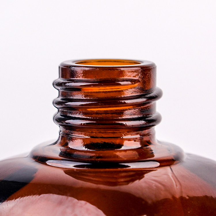 四方茶色精油瓶