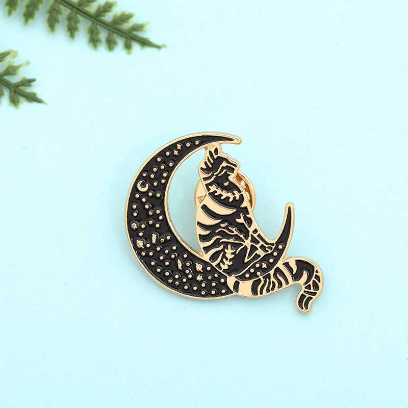 Nouvelle Broche Broche De Chat Mignon De Style Punk Assis Sur Le Badge De Cowboy De Lune En Gros display picture 5