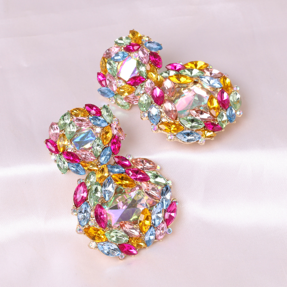 Geometric Metal Pendant Retro Handmade Fashion All-match Alloy Women's Earrings Jewelry display picture 3
