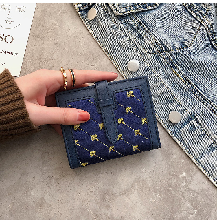 70% Off Short Style Wallet 2020 New Embroidered Student Wallet Short Folding Ladies Multifunctional Card Holder Wholesale display picture 54