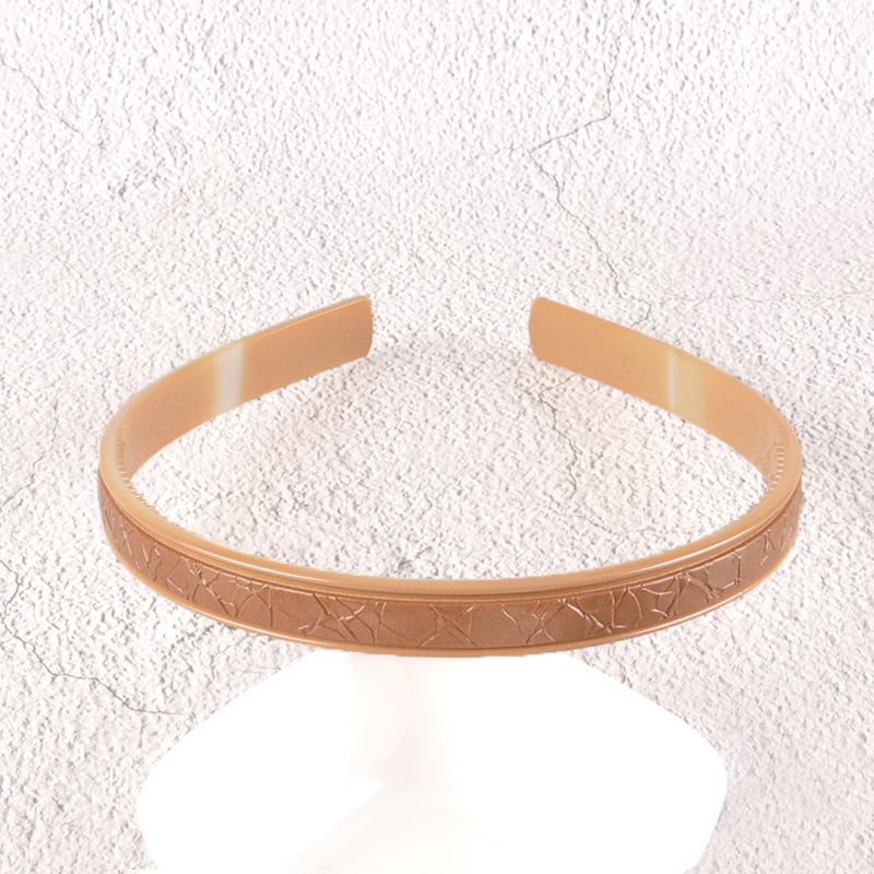 Simple Leather Plastic Headband display picture 8