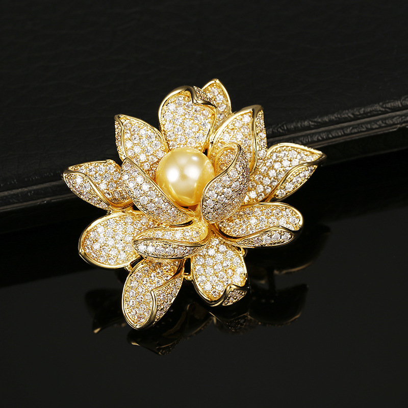 Vintage Inlaid Zircon Lotus Brooch Pins for  Women Fashion Pearl Corsage Brooch Temperament Dress Shawl Accessories Brooches