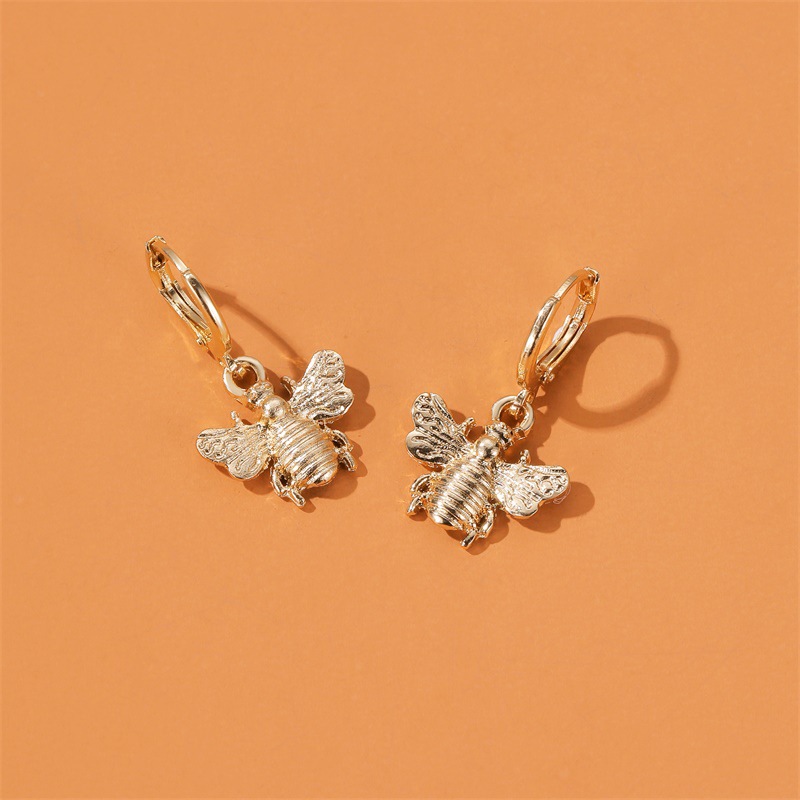 New Earrings Creative Metal Small Bee Earrings Temperament Simple Insect Earrings Wholesale Nihaojewelry display picture 4