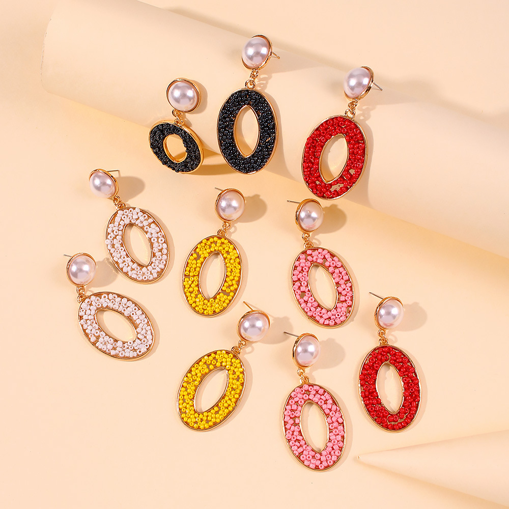Fashion Bead Earrings Boho Creative Geometric Oval Hollow Pearl Earrings Wholesale Nihaojewelry display picture 3