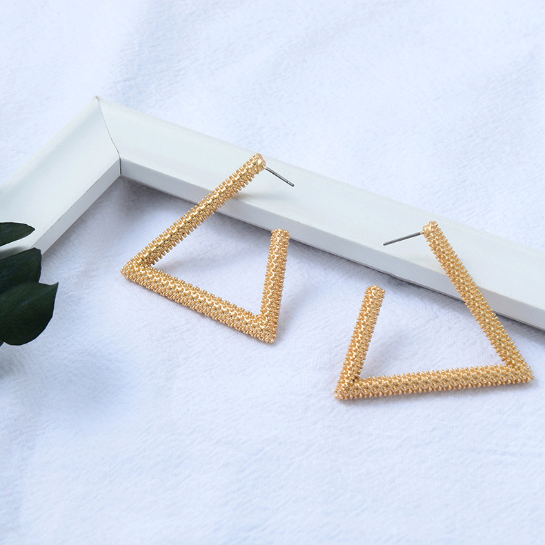 جديد أزياء شعبية مجوهرات الجوف مثلث أقراط بسيطة وسخية الأقراط Nihaojewelry بالجملة display picture 10