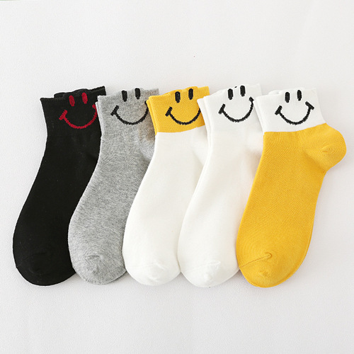 Spring and summer cartoon smiley socks for women, personalized emoticons, women's boat socks, cotton women's socks, manufacturer wholesale