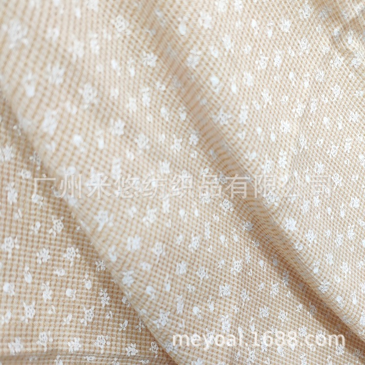 现货供应 涤棉混纺 棉柔亲肤 垂坠透气 立体小清新印花 衬衫面料