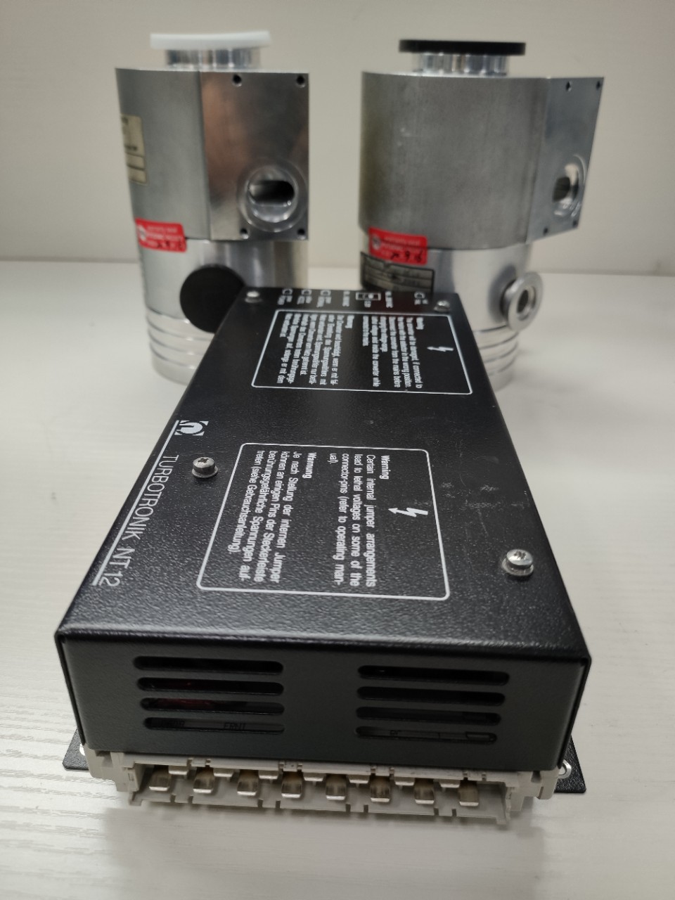 维修出售Leybold莱宝Turbovac35LS氦质谱检漏仪分子泵