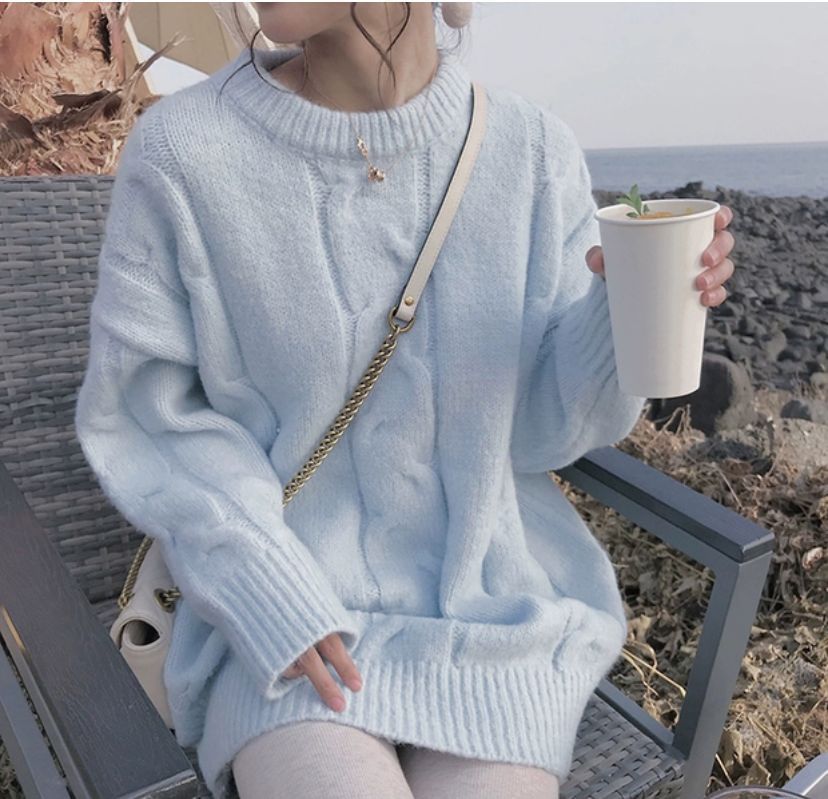 2023 nuevo suave leche azul Otoño e Invierno desgaste muy hadas giro flojo estilo perezoso suéter de punto para las mujeres