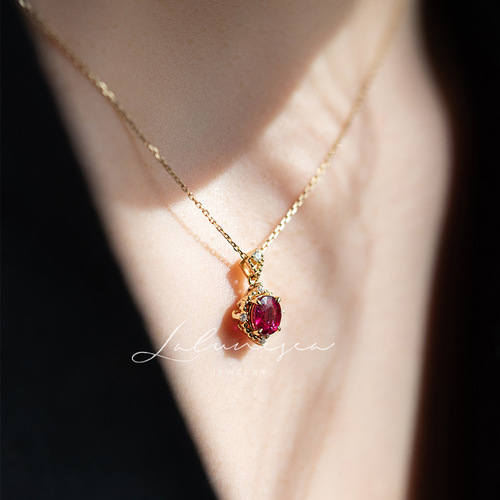 S925 sterling silver plated 18K gold ruby ​​necklace Exquisite retro simple and versatile pomegranate red zircon pendant
