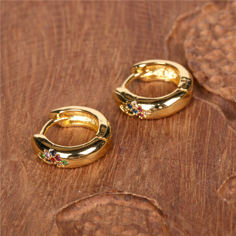 Fashion Diamond-studded Circle Earrings Small Ear Buckles Earrings Wholesale display picture 6