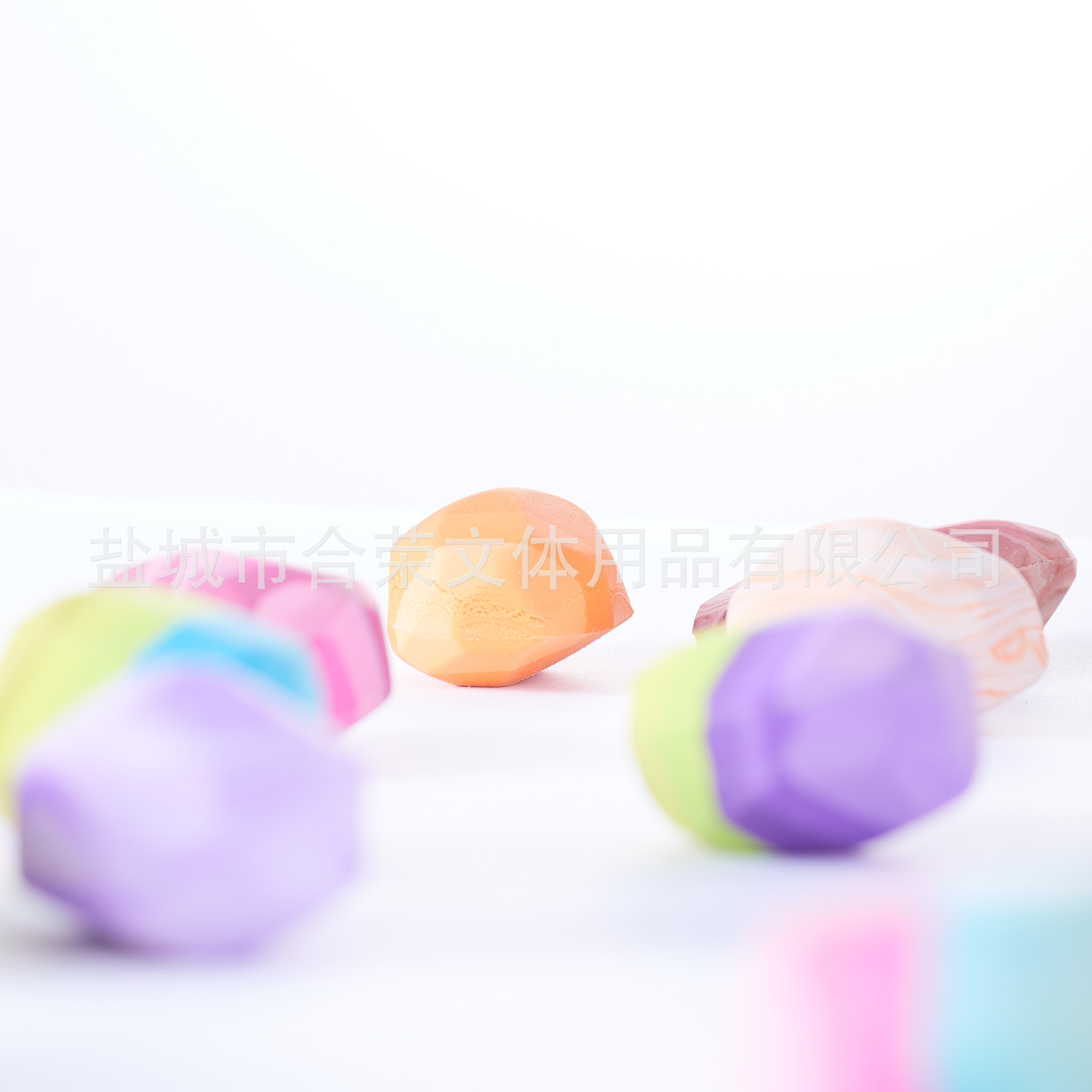 Cavar piedras de mármol coloridas piedras de guijarro serie de piedras de rayas fábrica de precios al por mayor