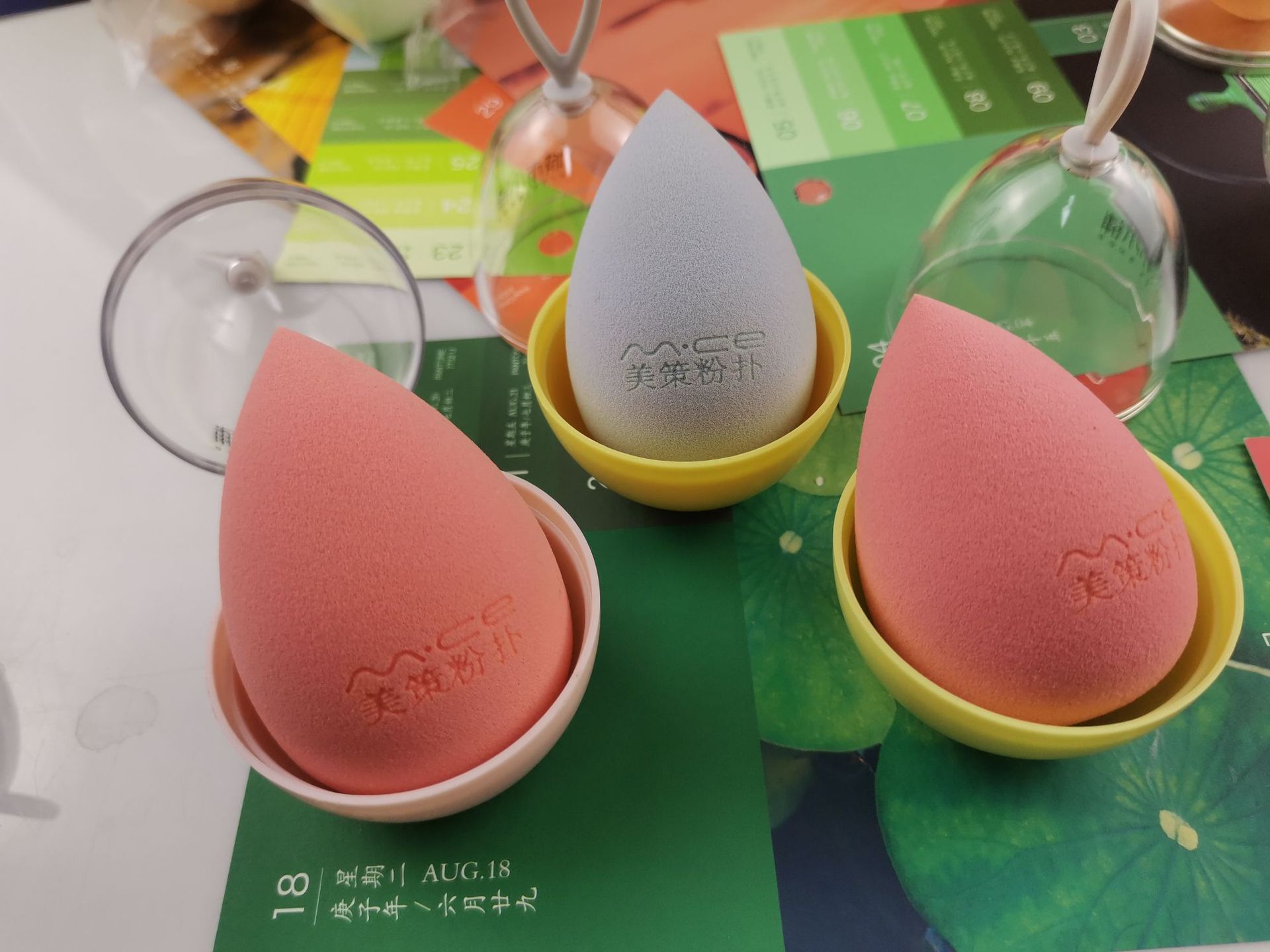 Beauty Eggs Set box Egg shells colour Hook type OEM customized convenient Carry Egg