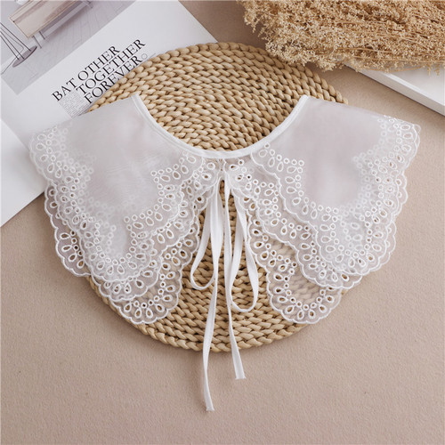 Age-defying magic~~ Embroidered large doll collar false collar