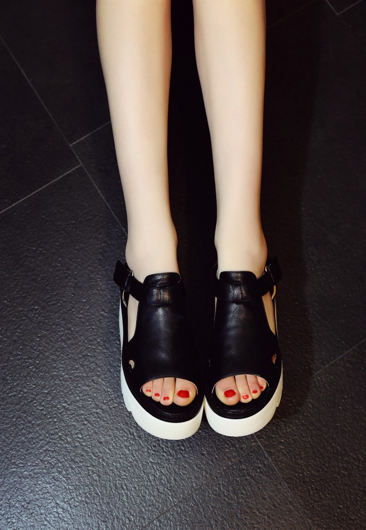 Fashionable sandals platform wedge heel open toe