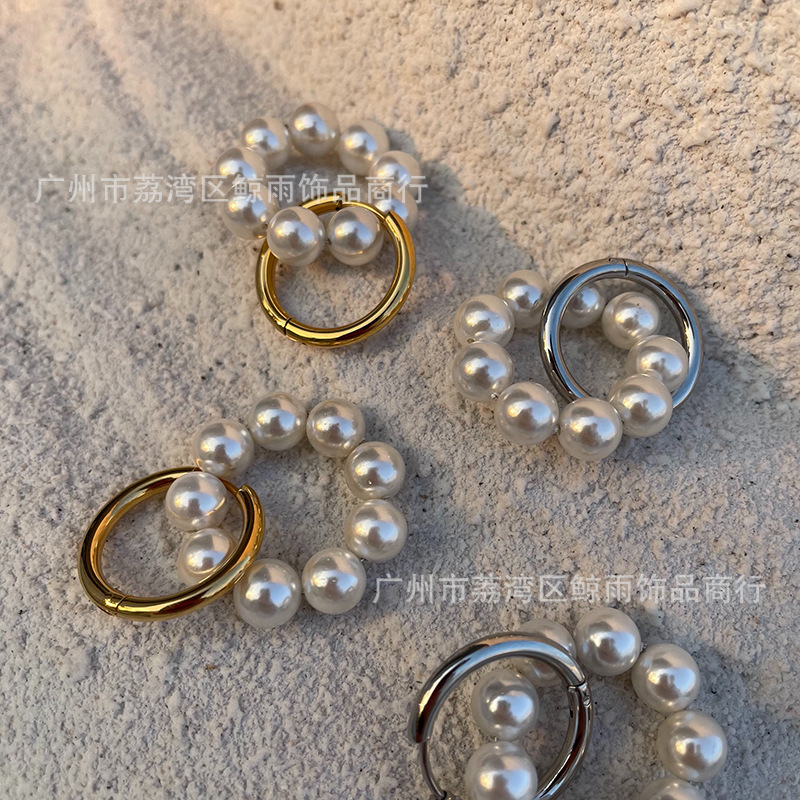 Retro Pearl Shell Beads Circle Cute Cotton Ear Buckle Titanium Steel Plated 18k Earrings display picture 4