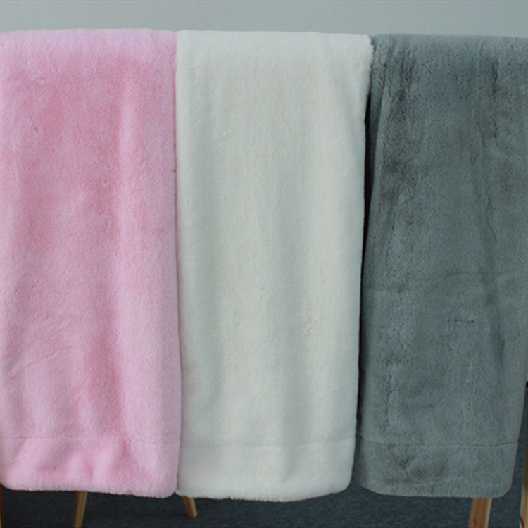 厂家供应兔毛面料小兔吗刷花提花面料pv绒涤纶面料可做成品毯子