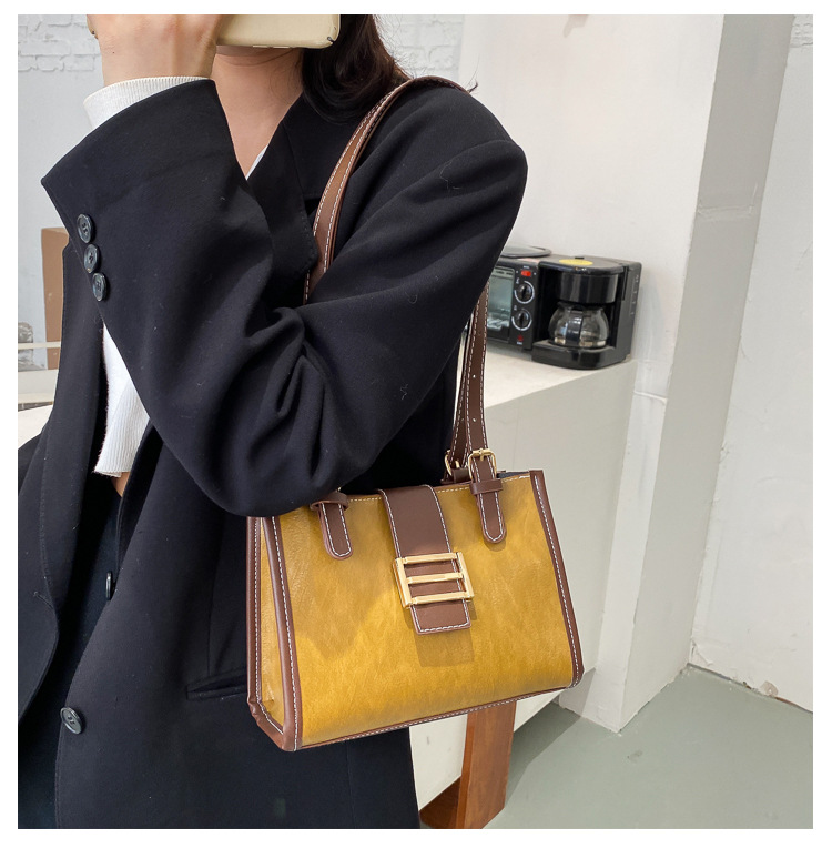 Autumn Small Square Retro Fashion One-shoulder Messenger Bag display picture 11