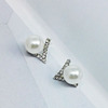 Accessory, universal asymmetrical earrings from pearl